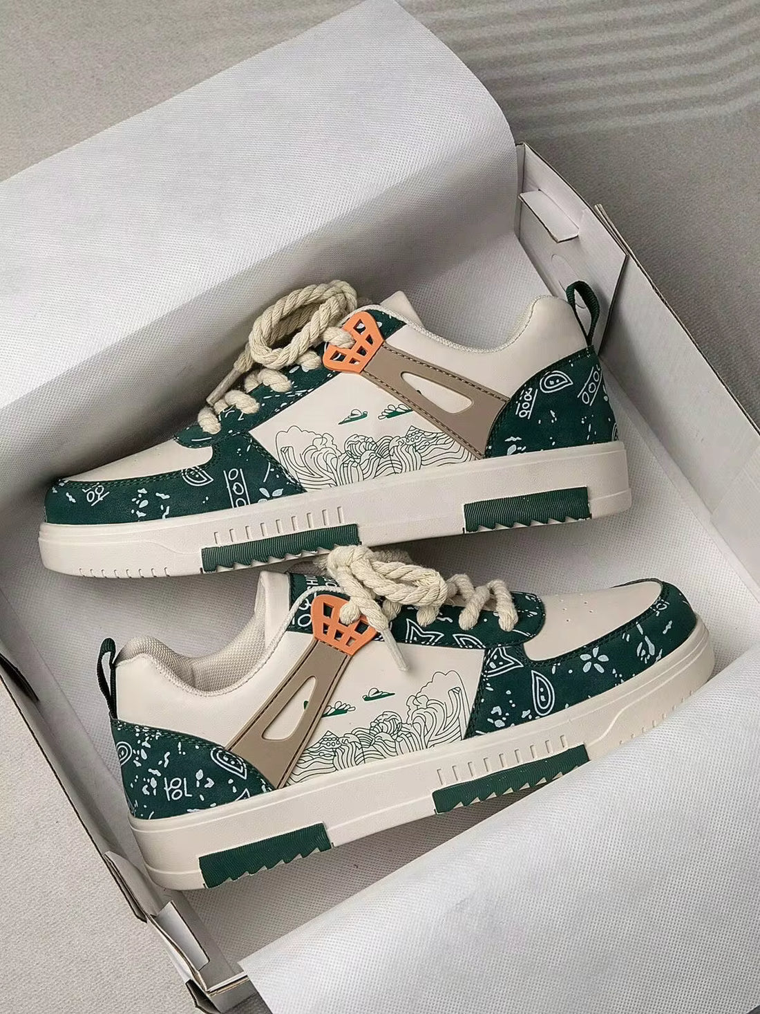 (Size Runs Small) Men's Stylish Random Graffiti Print Lace-Up Casual Sneakers, Versatile Patchwork Outdoor Sports Shoes, Couples Shoe, Perfect With Sports Jeans Look
